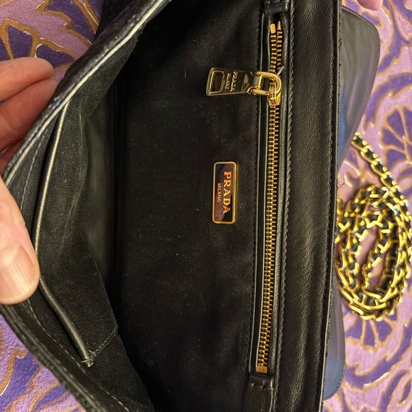 Beautiful Prada bag, used only twice. Can be crossbody, shoulder, clutch. - Picture 4 of 4